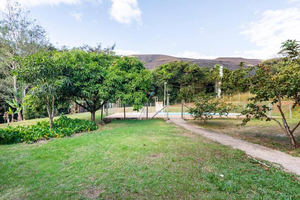 Villa Sitio Da Tia Lucia Perto Da Montanha Brumadinho Esterno foto